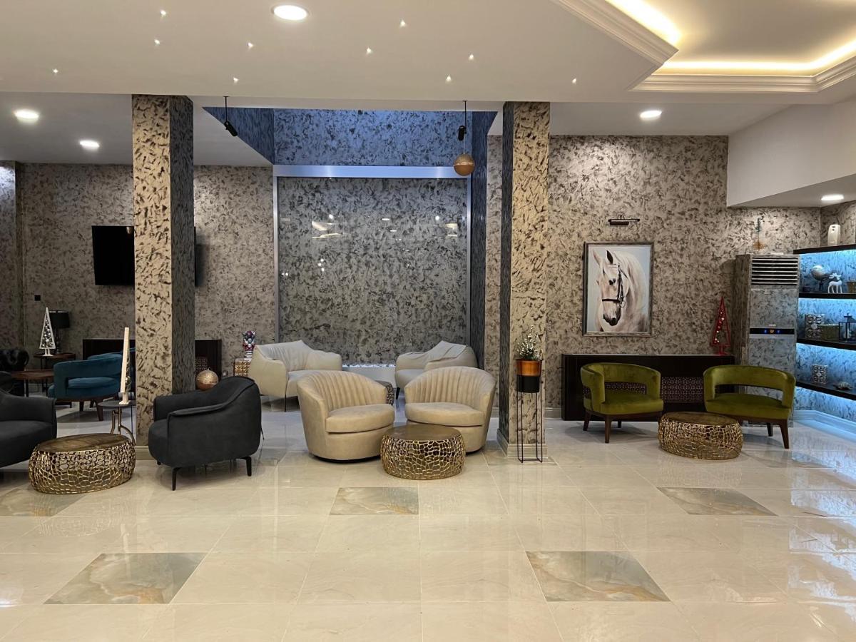 Хотелски Комплекс Белият Кон Targóvishte Exterior foto
