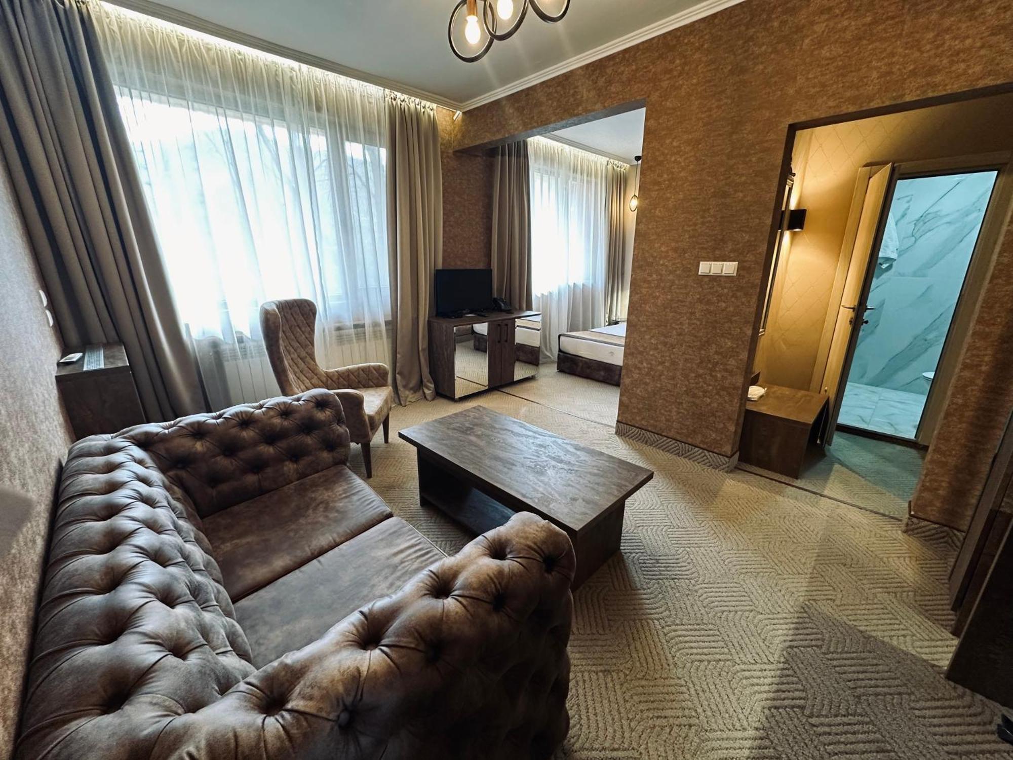 Хотелски Комплекс Белият Кон Targóvishte Exterior foto